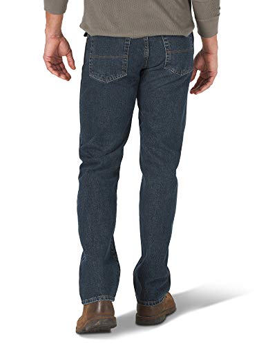 Wrangler mens Wrangler Authentics Men's Classic 5-Pocket Regular Fit Flex Jean Jeans