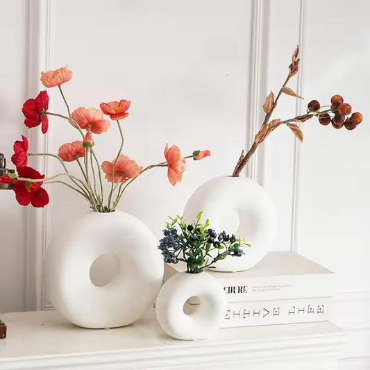 Itzacart modern interior decor matte white ceramic donut vase, living room, dining room, bedroom, office decor, home decor, gifting, housewarming, minimalist and nordic style (Small)