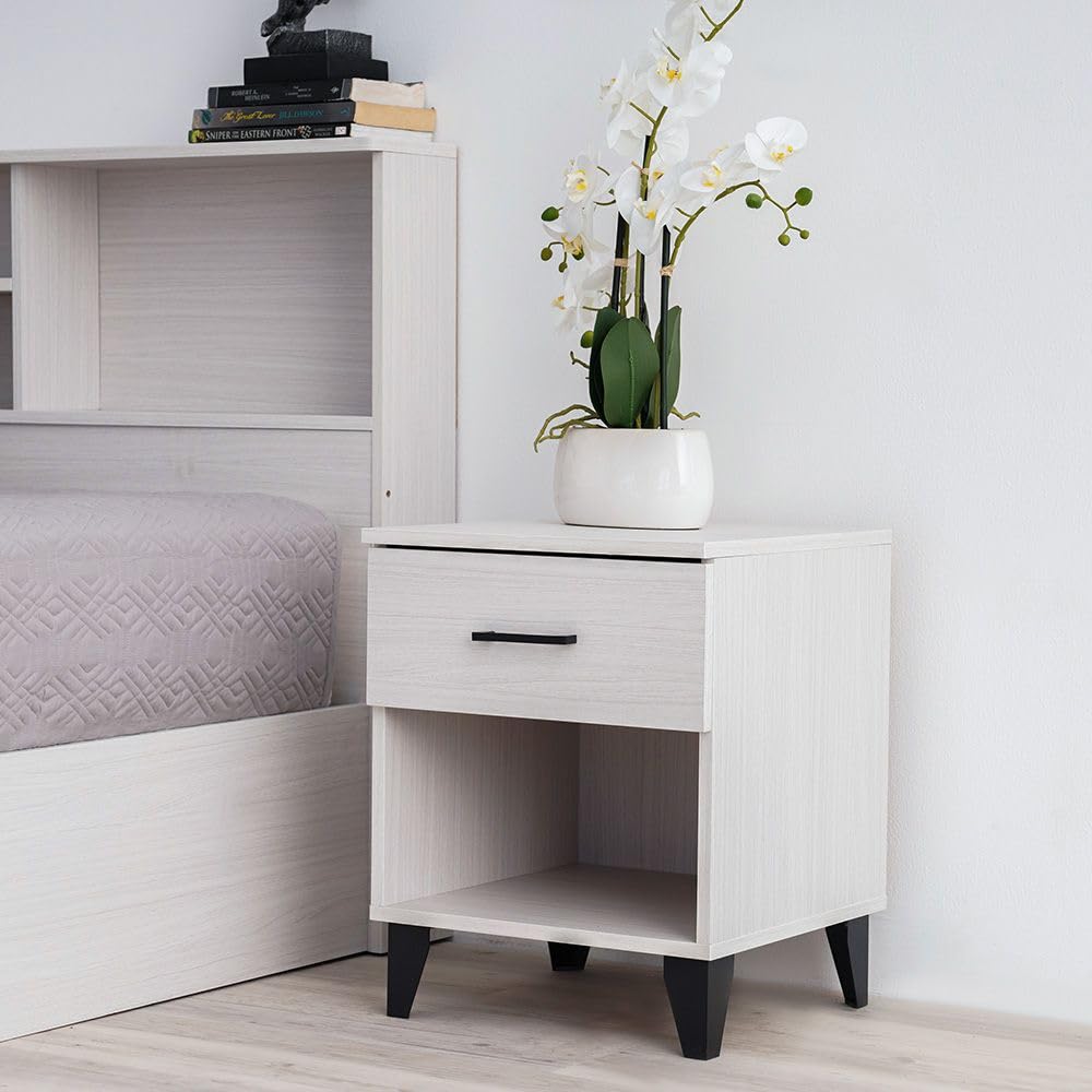 Danube Home Gamorah 5 Pieces Bed Set King Size, Night Stand, Dresser And Stool with Mirror, Wood Washed White 180x200cm