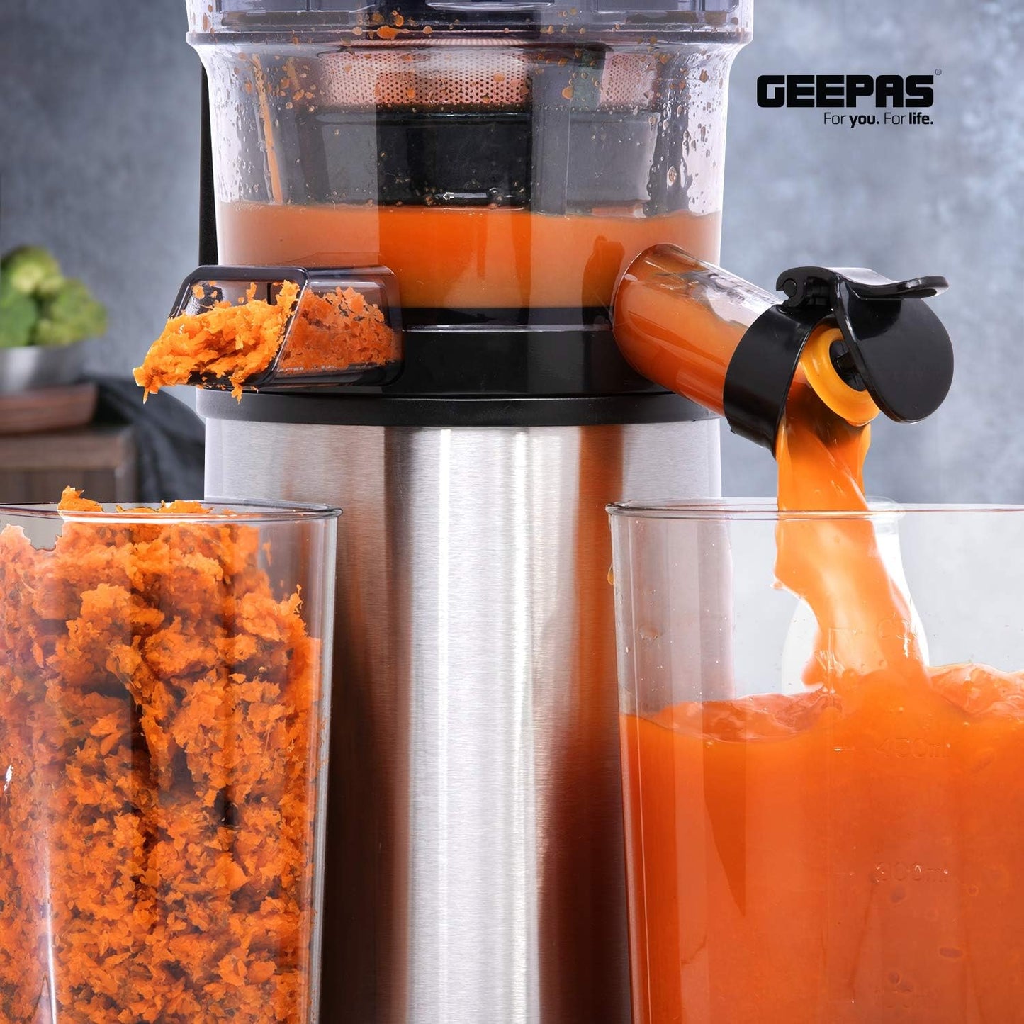 Geepas Gsj44019Uk 200W Masticating Slow Juicer Machine Cold Press Juicer, 80 mm Big Wide Mouth, Creates Fresh Healthy, High Nutrient Vegetable & Fruit Juice Quiet Motor Reverse Function, White