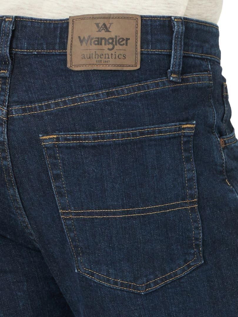 Wrangler mens Wrangler Authentics Men's Classic 5-Pocket Regular Fit Flex Jean Jeans