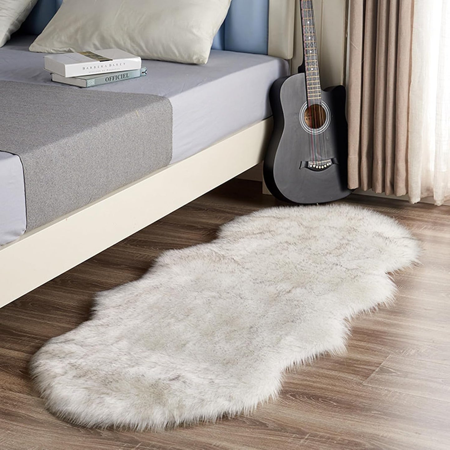 VAODO Irregular Faux Fur Rug, 120 * 60cm Ultra Soft Area Rug, Fluffy Sheepskin Fur Rug, Machine Washable Shag Rug, Nursery Throw Rugs, for Bedroom Floor Sofa Living Room, Gray