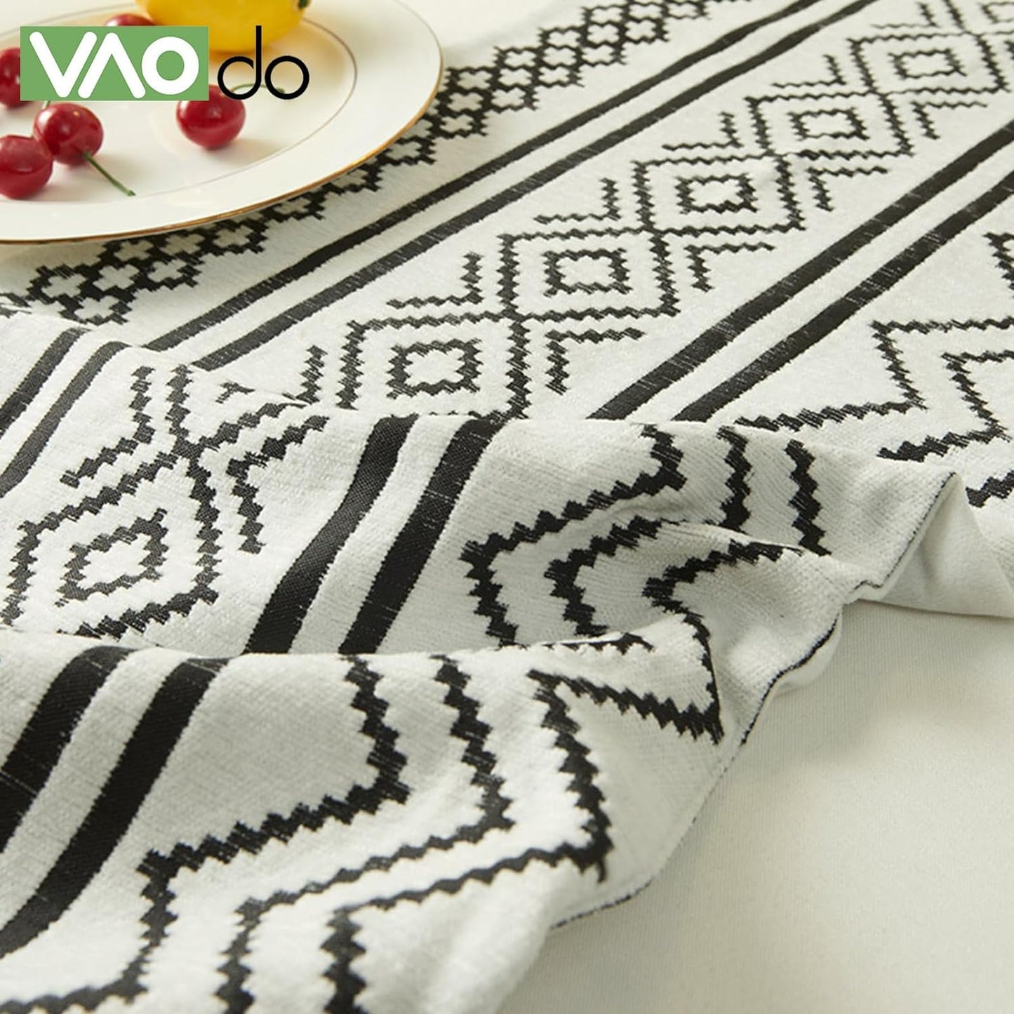 VAODO Table Runner, 90*300cm Gauze Table Runner, Bohemian Style Rustic Decorations, Cheese Cloth Pleated Table Runner for Wedding, Party, Baby Shower Table Decoration,Red