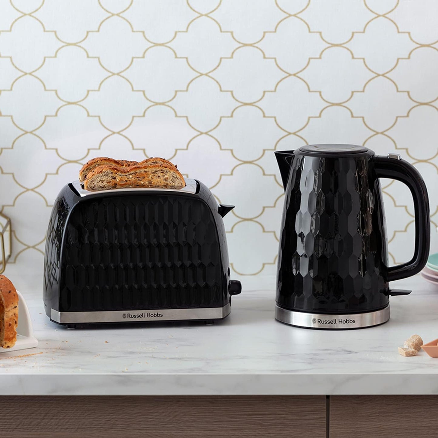 Russell Hobbs Honeycomb 2 Slice Toaster (Extra wide slots, High lift feature, 6 Browning levels, Frozen/Cancel/Reheat function, Removable crumb tray, 850W, Black, Textured high gloss) 26061