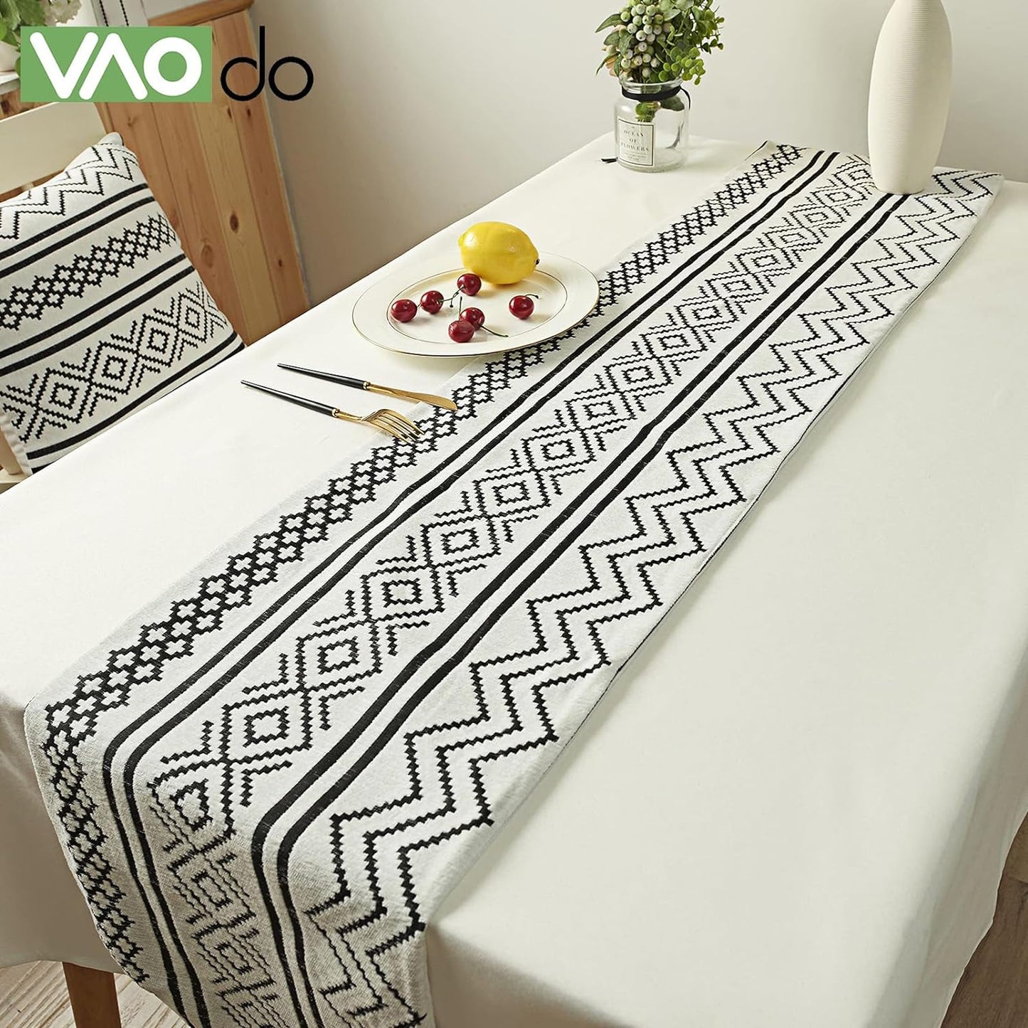 VAODO Table Runner, 90*300cm Gauze Table Runner, Bohemian Style Rustic Decorations, Cheese Cloth Pleated Table Runner for Wedding, Party, Baby Shower Table Decoration,Red