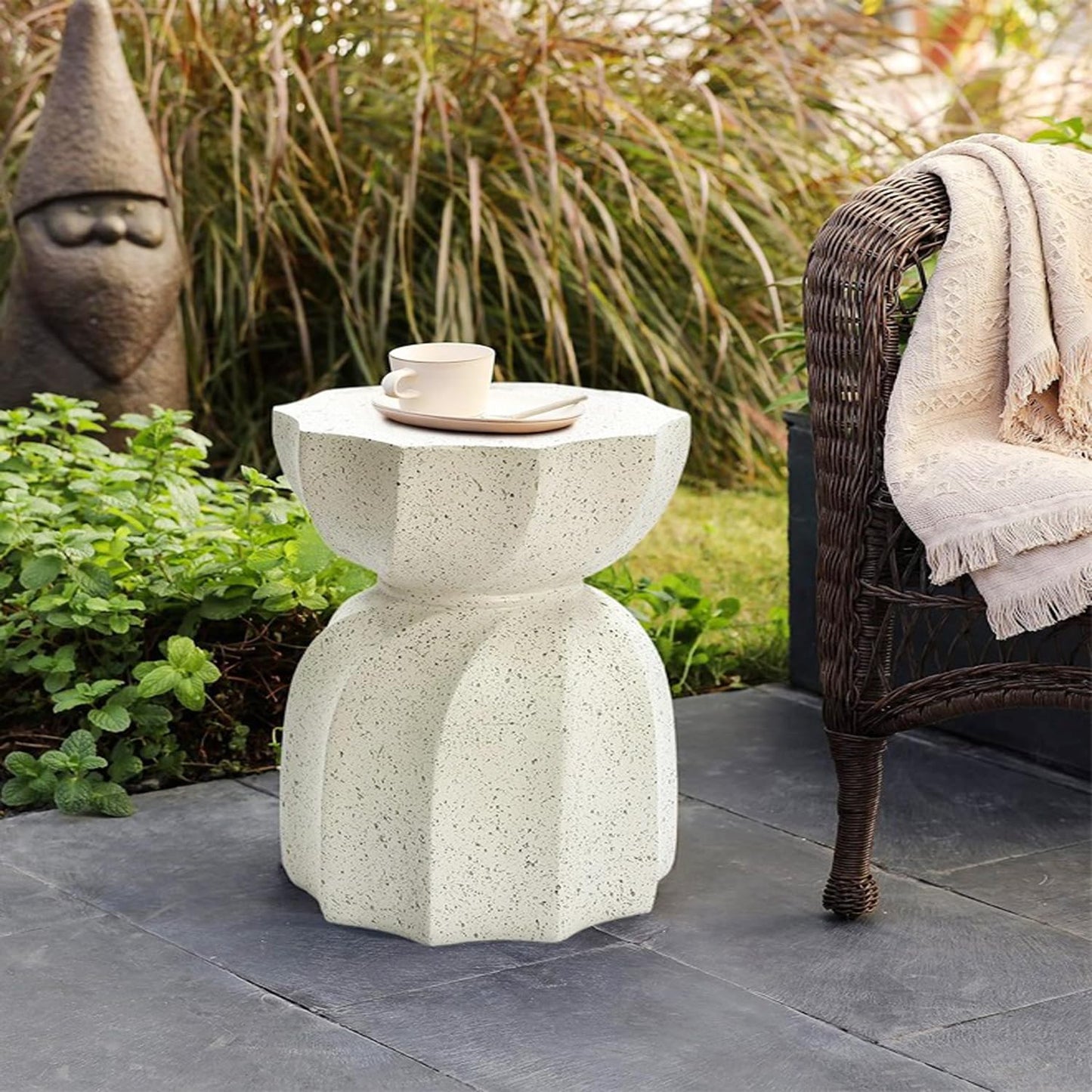 Kutis Modern Concrete Side Table Outdoor Table for Patio Accent Table Patio Side Table End Table Small Table for Living Room Bedroom Couch Table Small Coffee Table White Tea Table 35 x 35 x 47 cm.