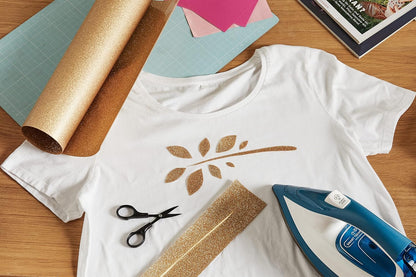 Cricut Smart Glitter Iron On | Gold | 0.9 m (3 ft) | Heat Transfer Vinyl Roll (HTV) | For use with Cricut Explore 3 and Cricut Maker 3