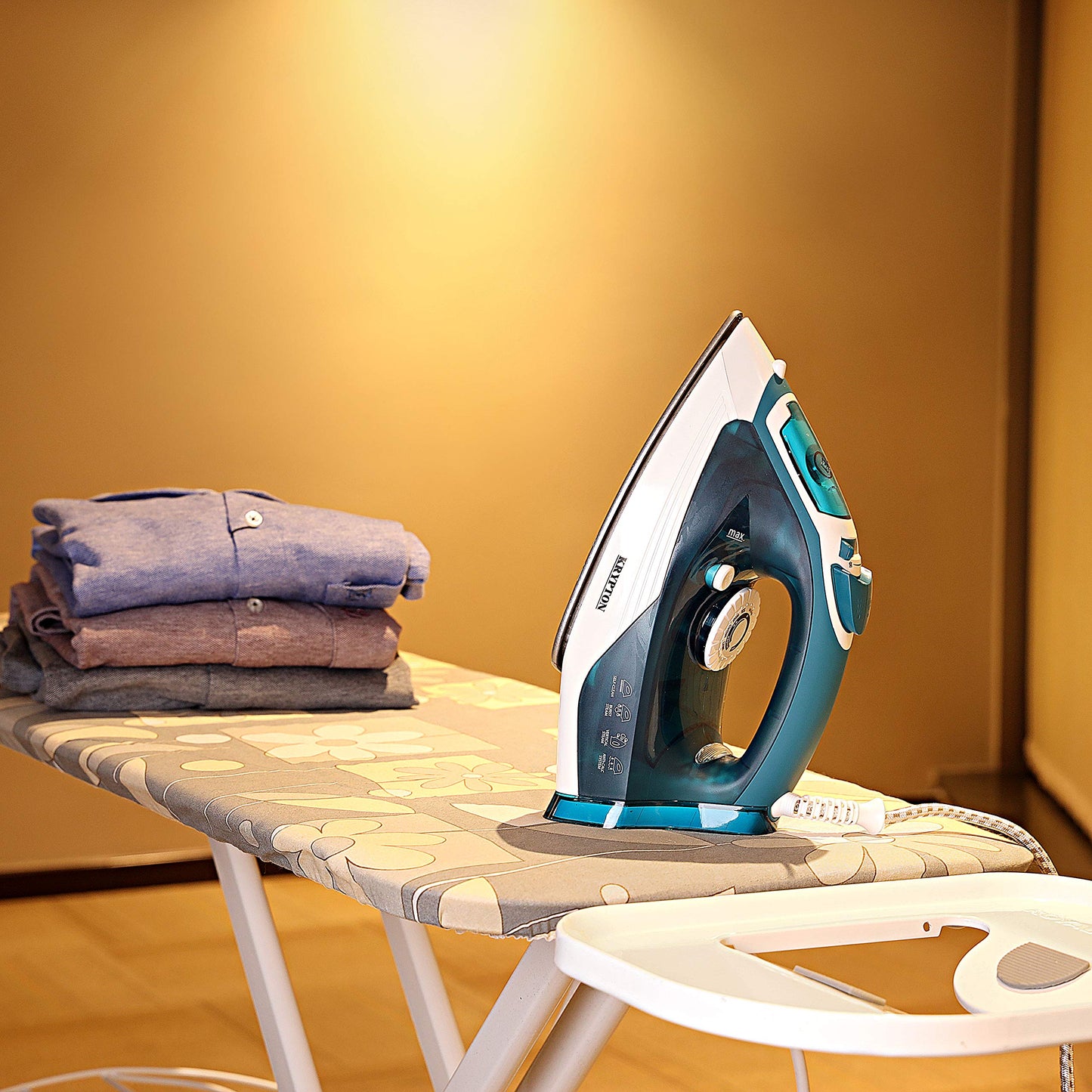 Krypton6053 Steam Iron easy-slide Nscoatng 2000w"Min 1 year manufacturer warranty"