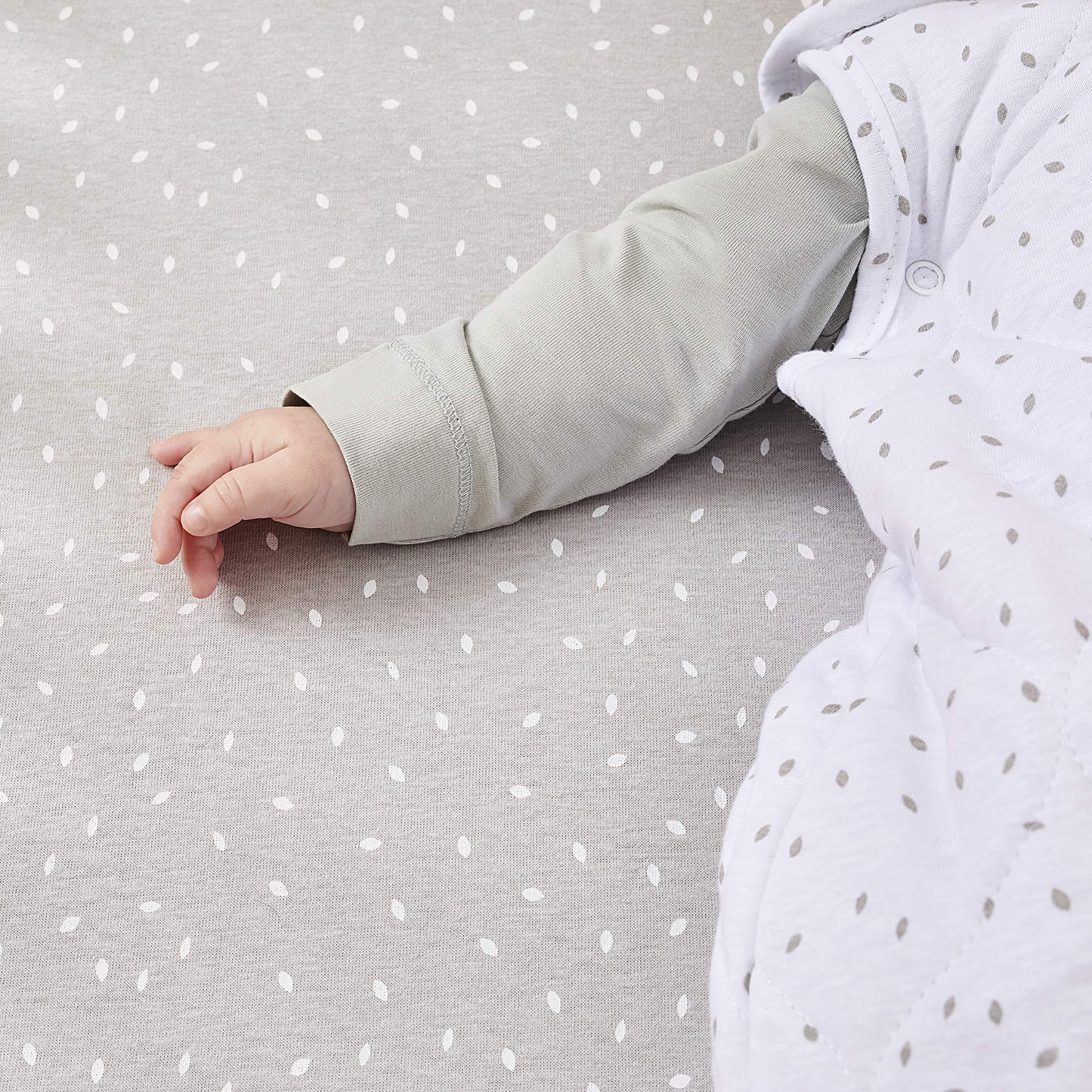 The Little Green Sheep Moses Basket Fitted Sheet |Unique organic linen and cotton blend|Breathable|Regulate to baby's temperature | 100% certified organic materials(30x70cm - 35x75cm)-Dove Rice